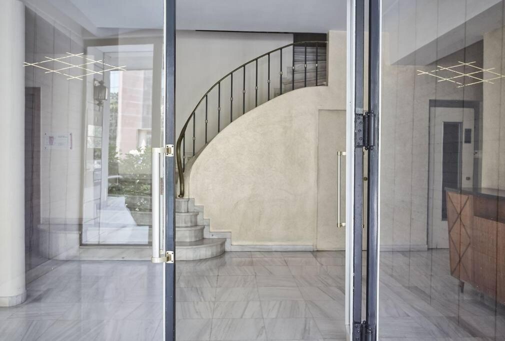 Chic N Bright 3Bd Apt With Hilton View Athen Eksteriør bilde